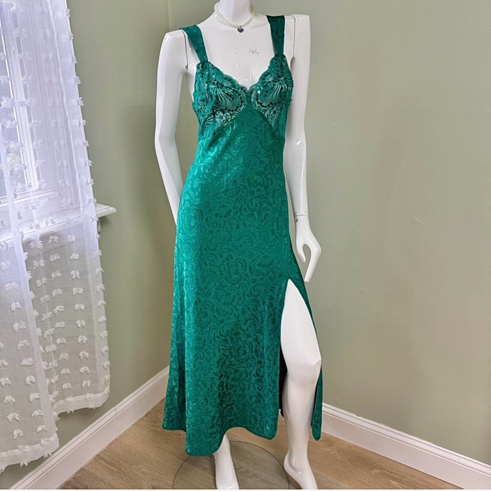 1990s Victoria’s Secret‎ Emerald Green Satin & Lace Slip Dress